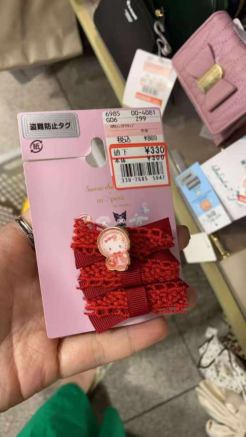 红色蝴蝶结发夹