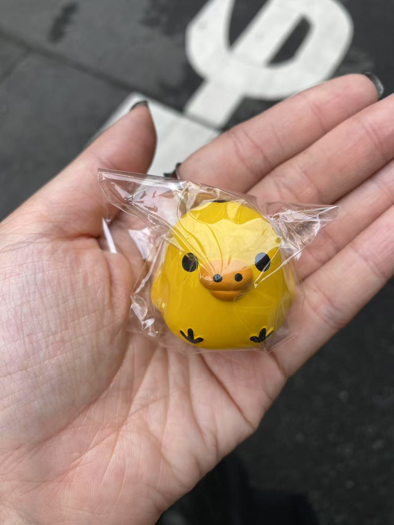 轻松熊小鸡 守财 陶瓷摆件