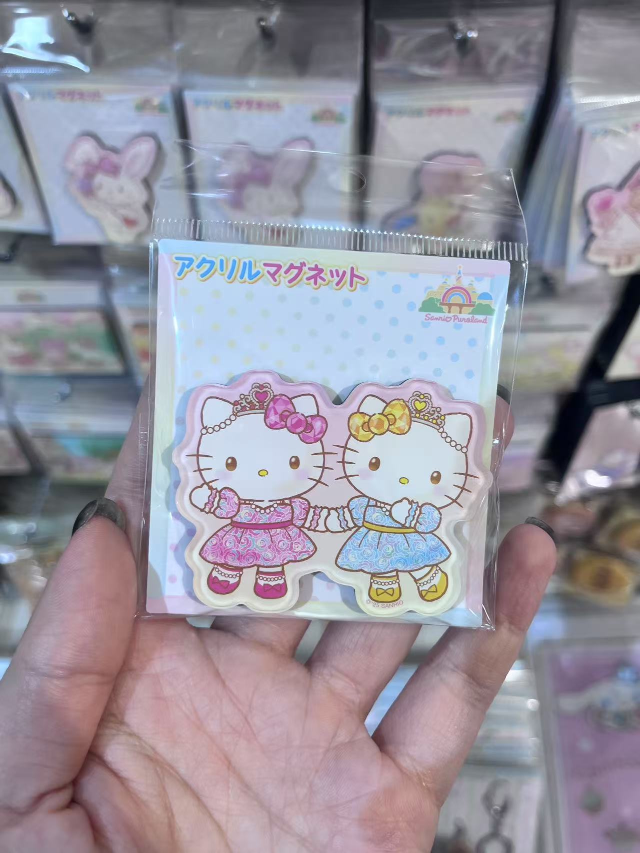 三丽欧 两个kt花裙 手拉手 冰箱贴