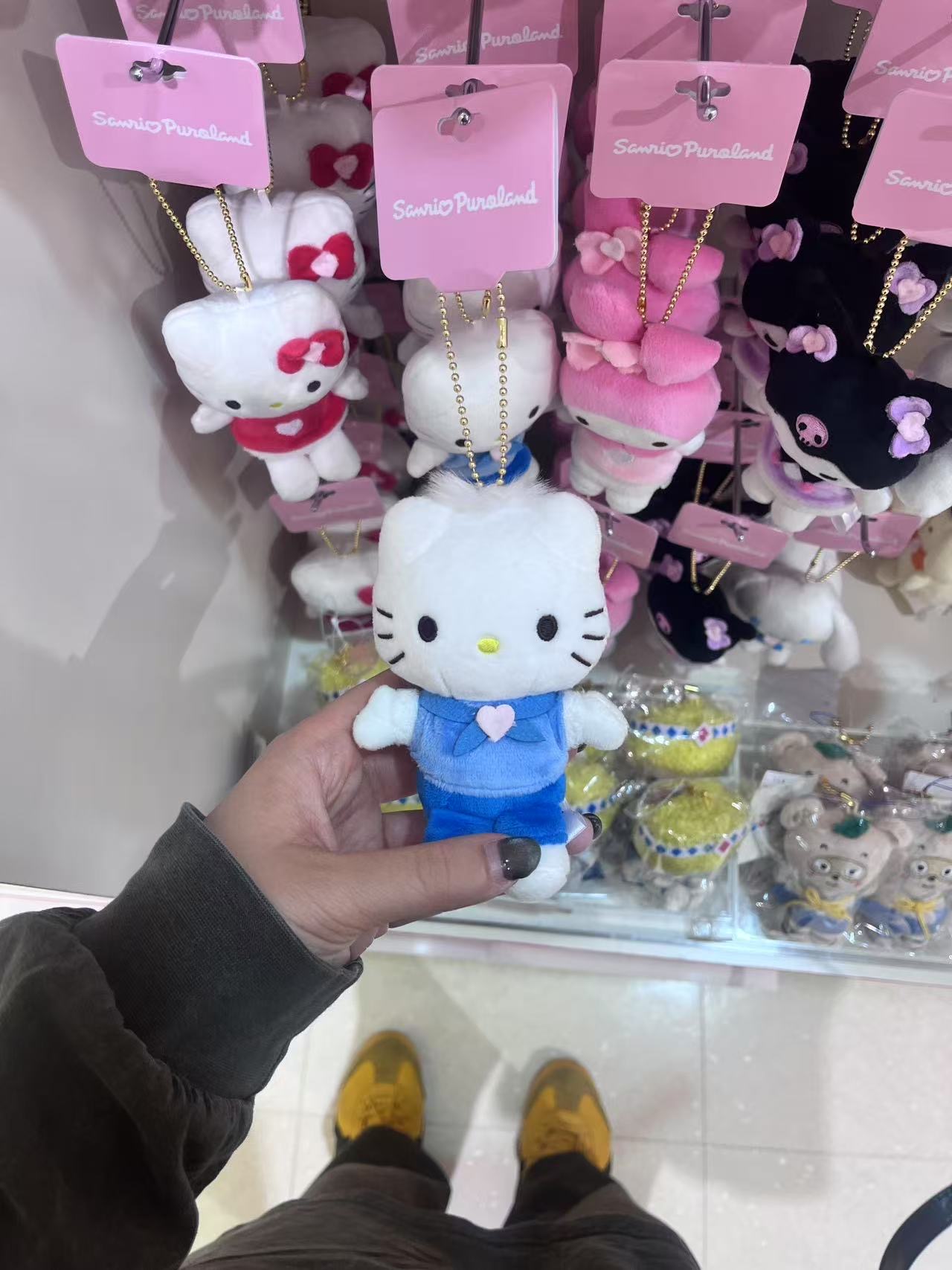 三丽欧 丹尼尔 kt 蓝色衣服 粉色爱心钥匙扣