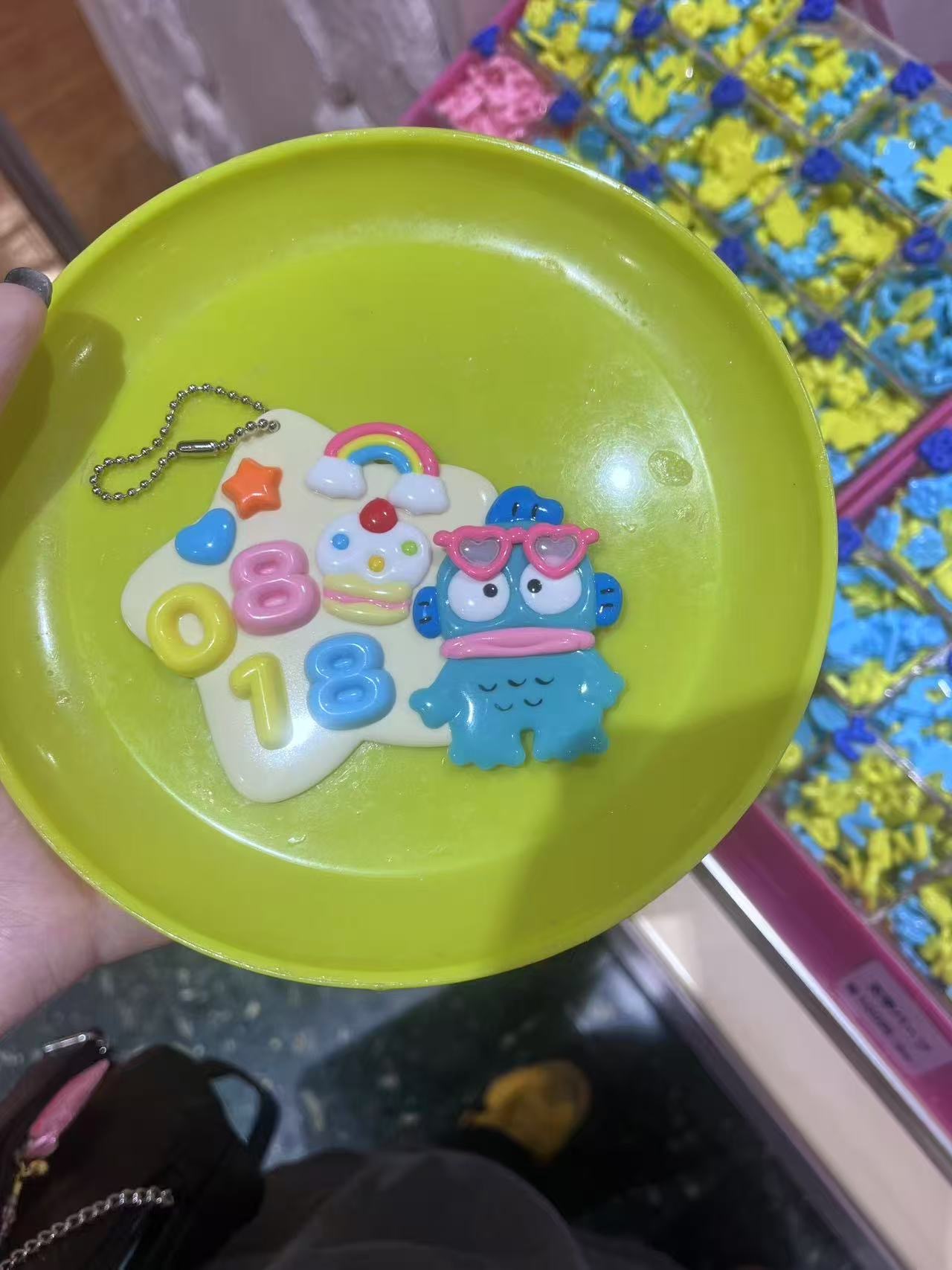 蓝色可爱丑鱼 绿色盘