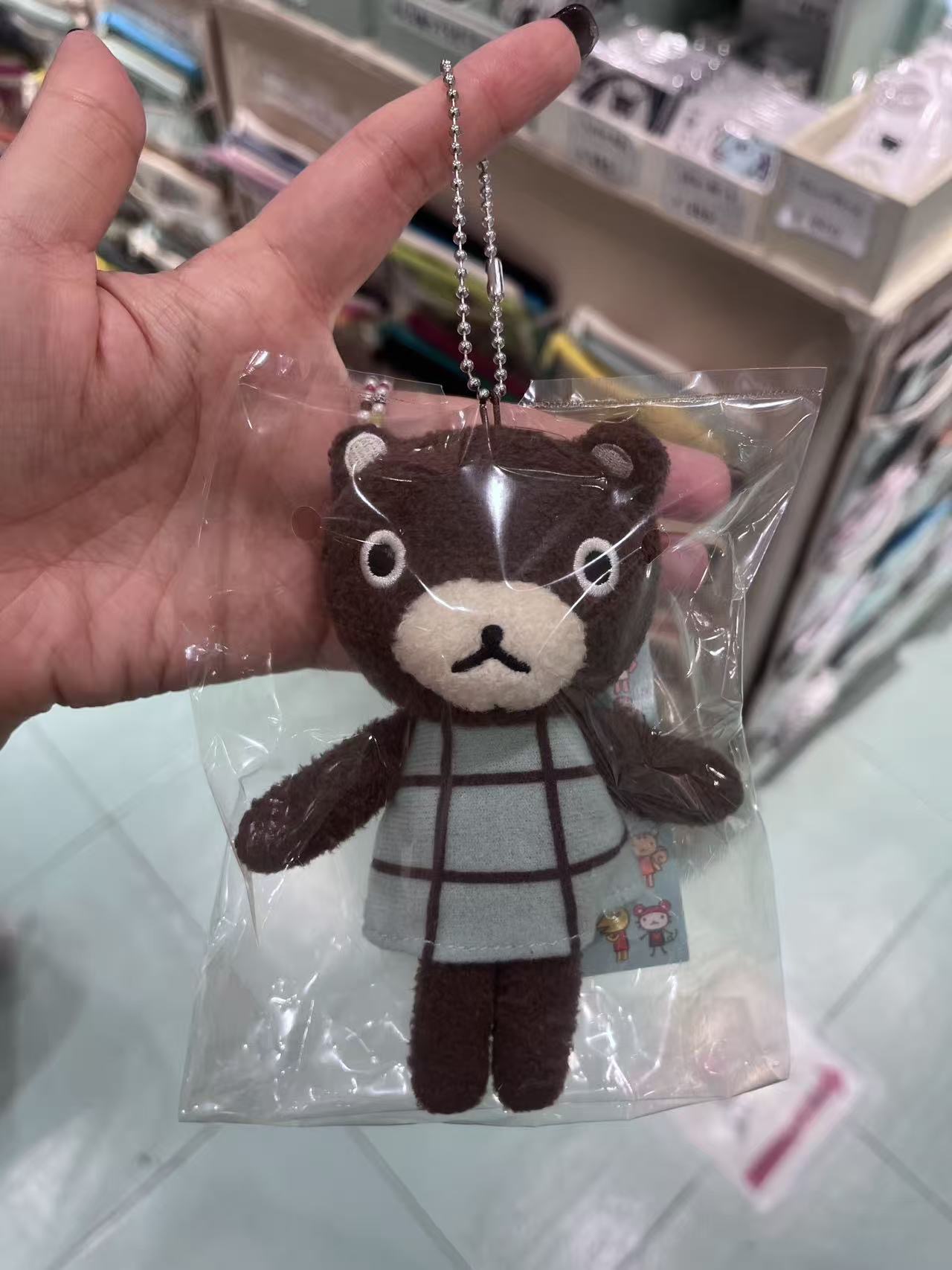 棕色 绿色底黑色格子裙子 小熊挂件