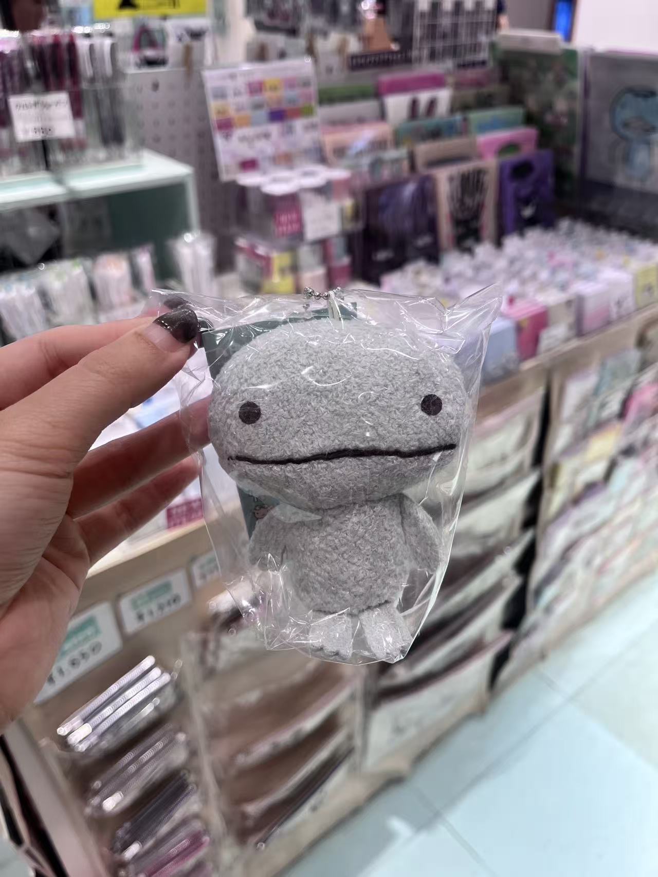 浅灰色小动物 黑色小扁嘴 挂件 