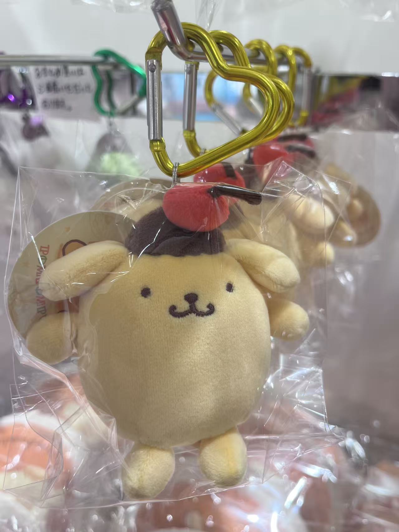 爱心扣布丁狗 头顶红色樱桃