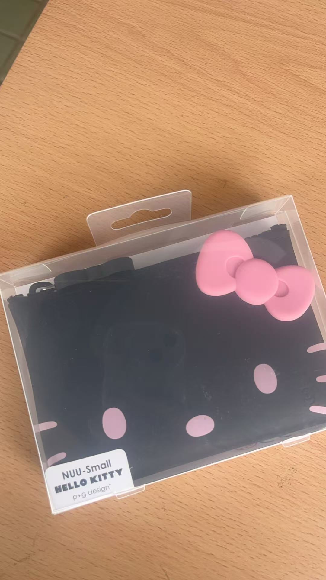 三丽欧 黑色kt 玫粉色蝴蝶结 手拿包
