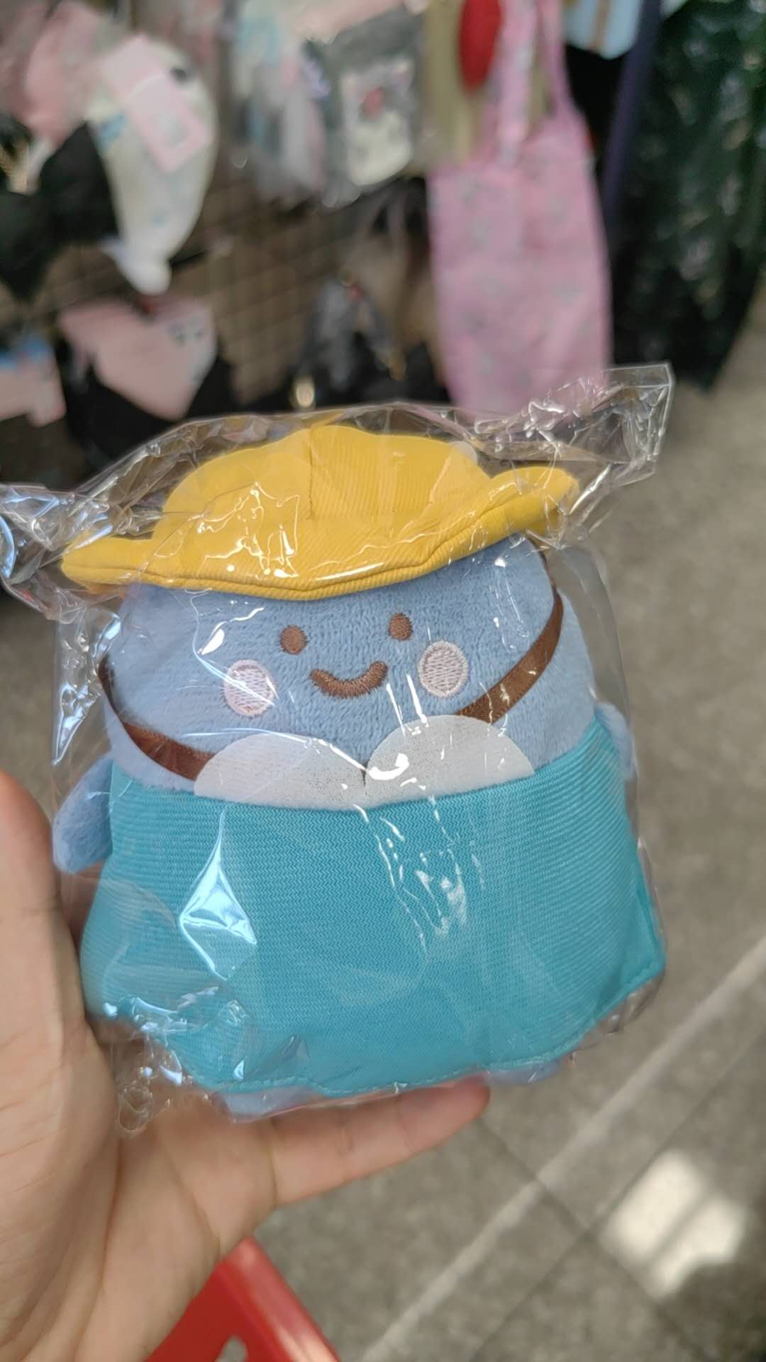 玩具君 黄色毛衣 蓝脸蓝绿色衣服 玩偶