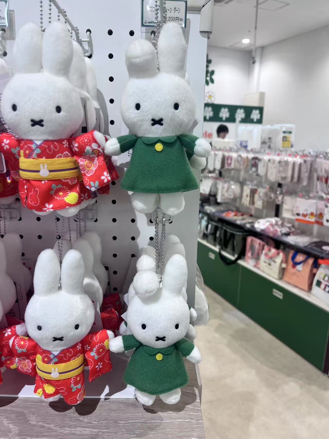 米菲 褶耳米菲兔绿色裙子 挂件