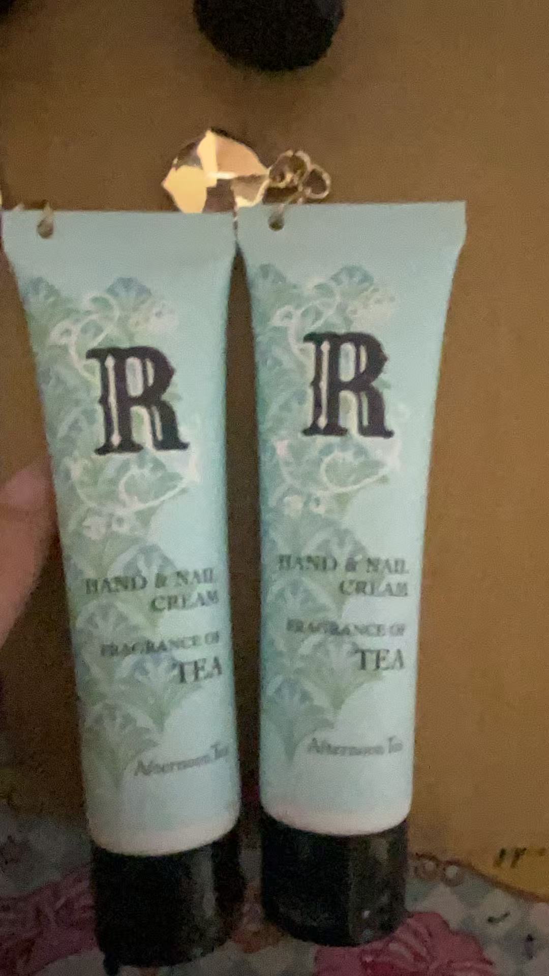 0713R淡蓝色HAND & NAIL茶香味护手霜