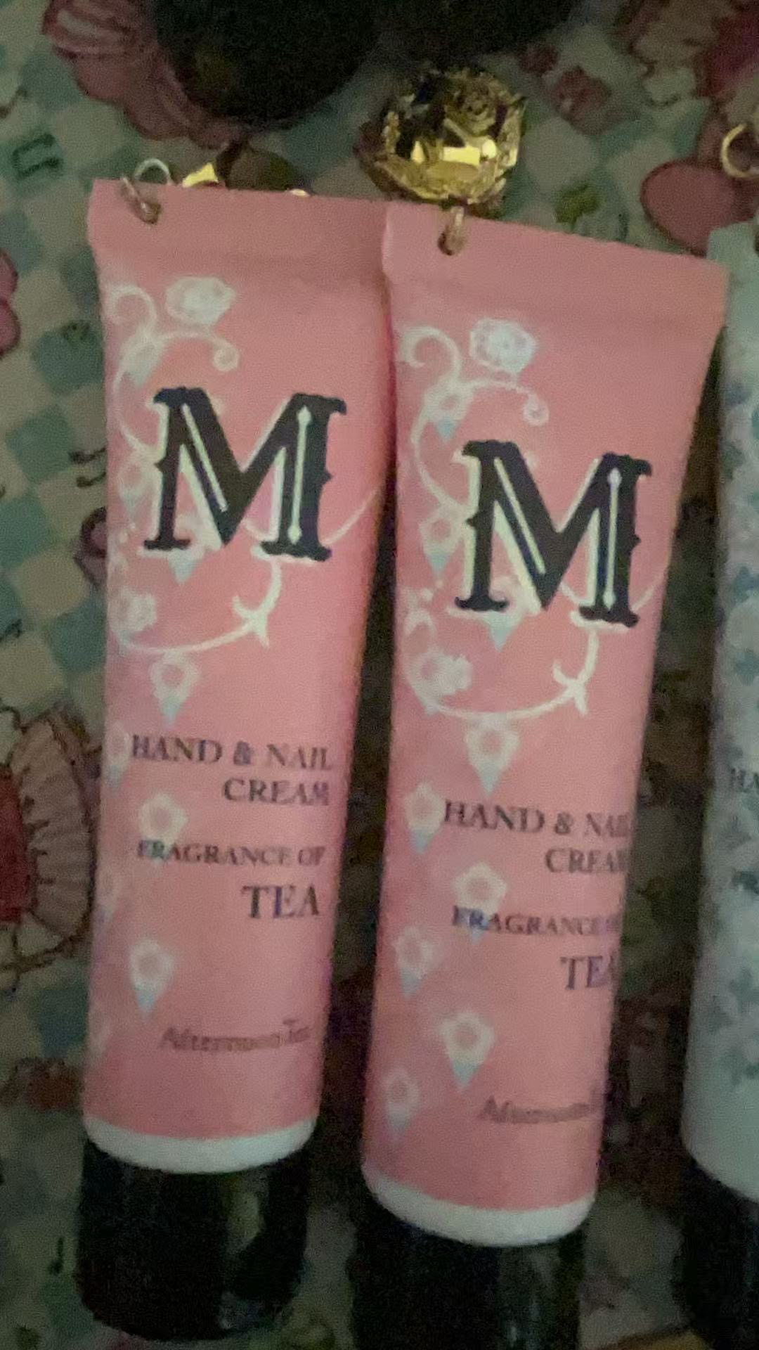 0713M粉色HAND & NAIL茶香味护手霜