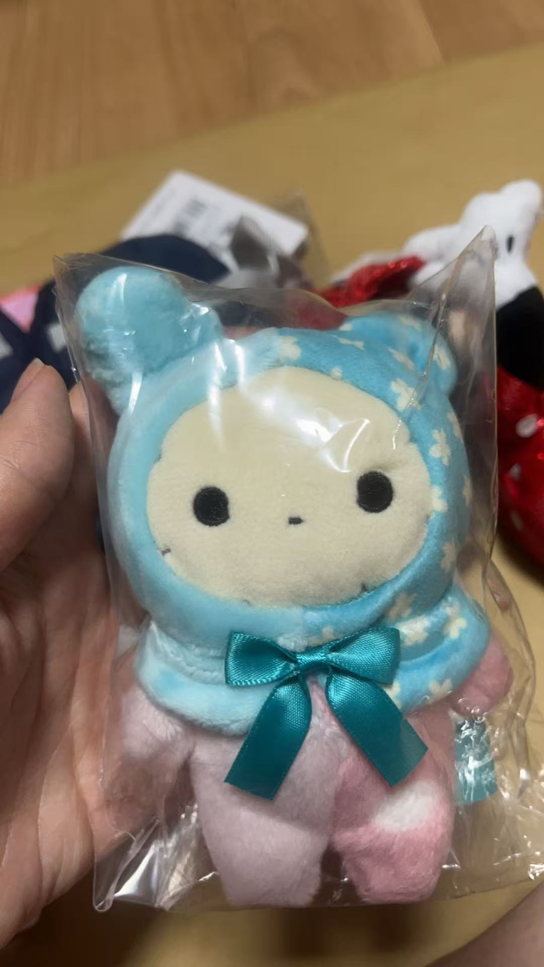 蓝色白色小花帽子 粉色身体小人 挂件