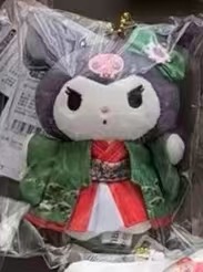 0801三丽鸥库洛米绿色外套红色裙子挂件