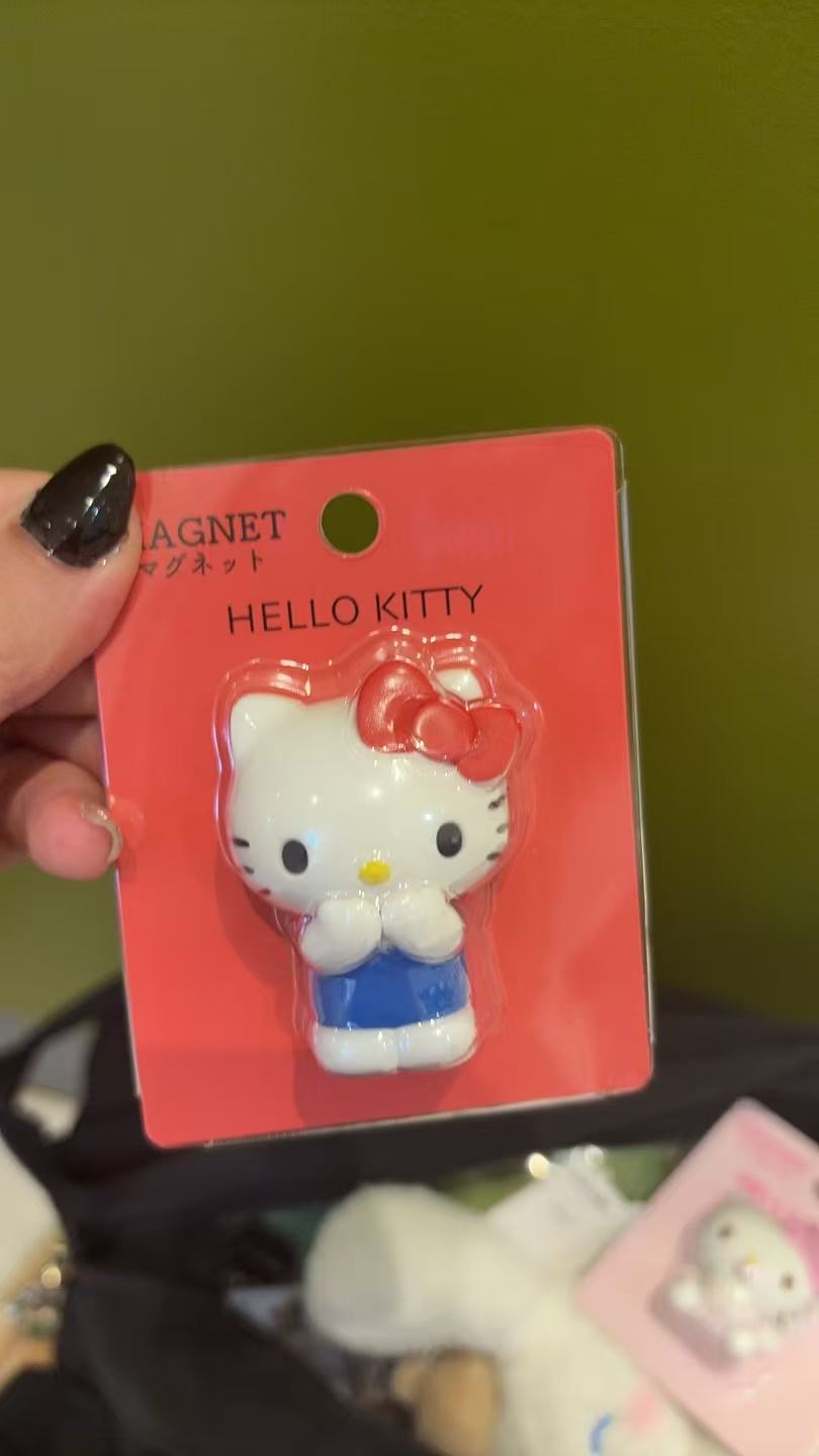 0918 三丽鸥 kt 蓝色衣服 冰箱贴