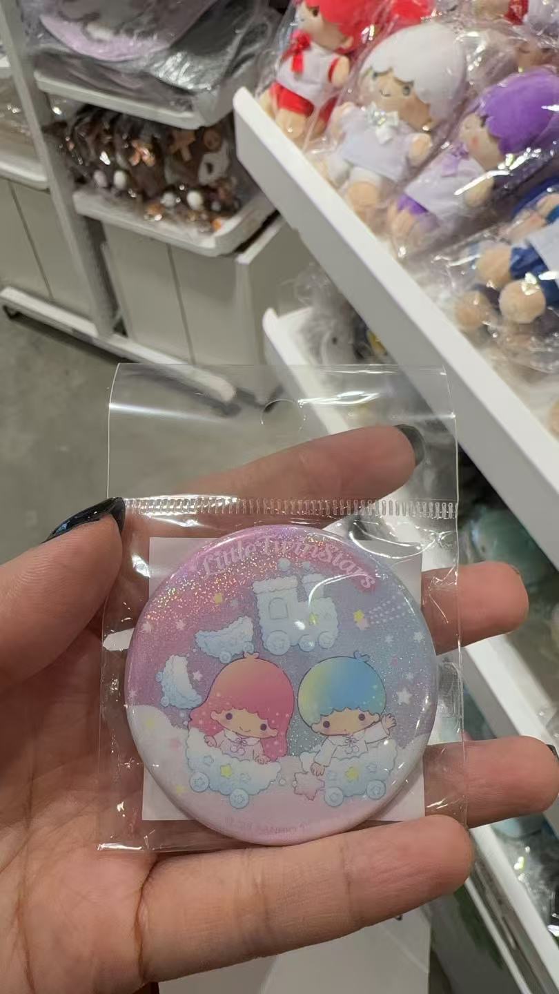 0919 三丽鸥 双子星 云之汽车 徽章