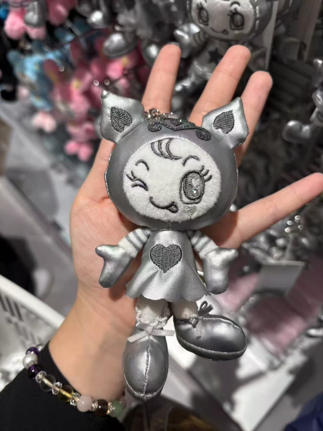  0920 Narumiya 银色女孩 尖耳朵 波浪裙 蝴蝶结鞋 挂件