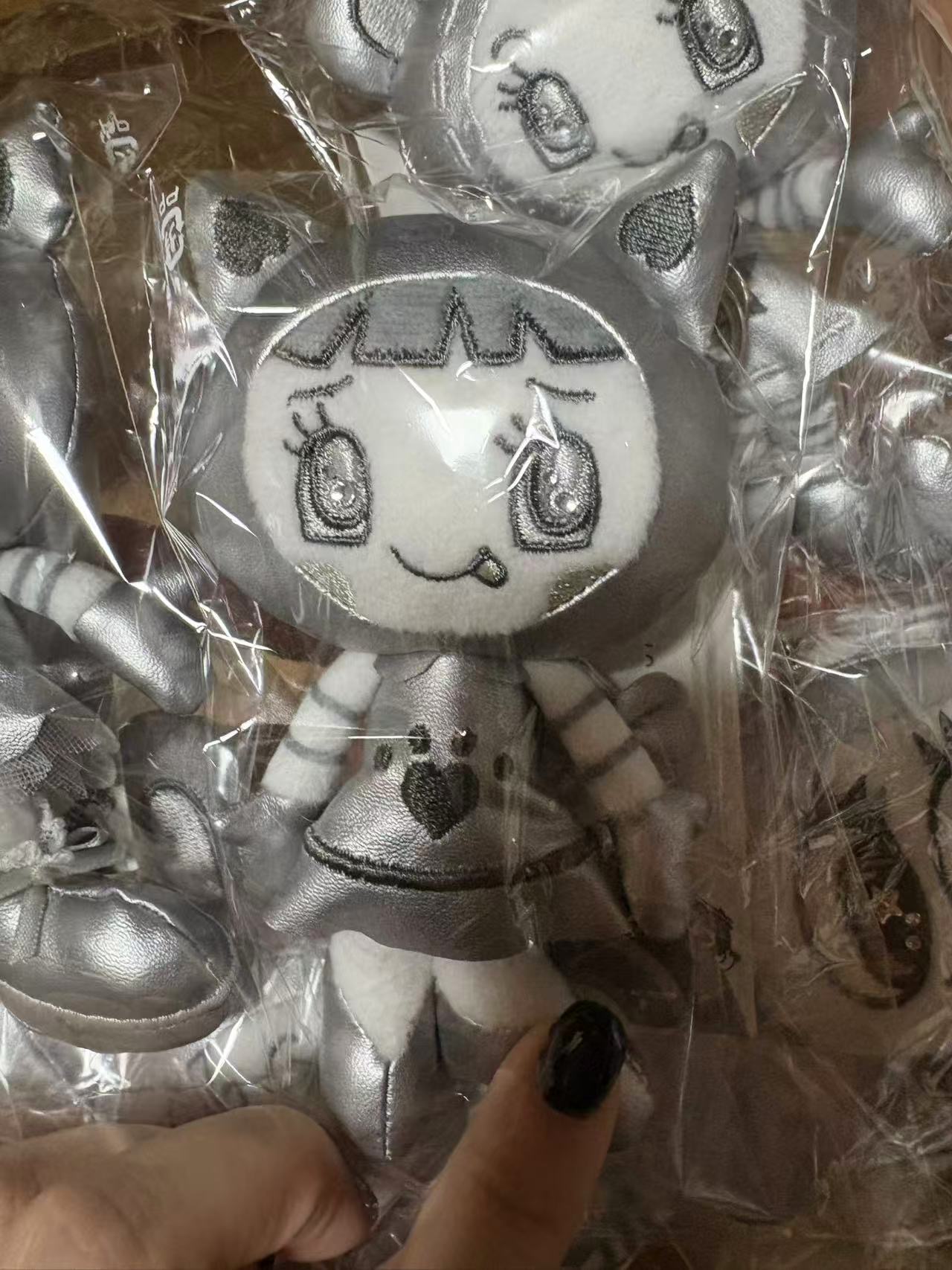 0920 钢琴兔女孩 银色裙子