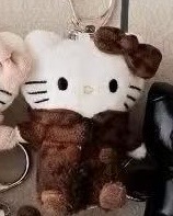 1001 三丽鸥 黑色外套 两个小球 蝴蝶结kt 毛绒挂件