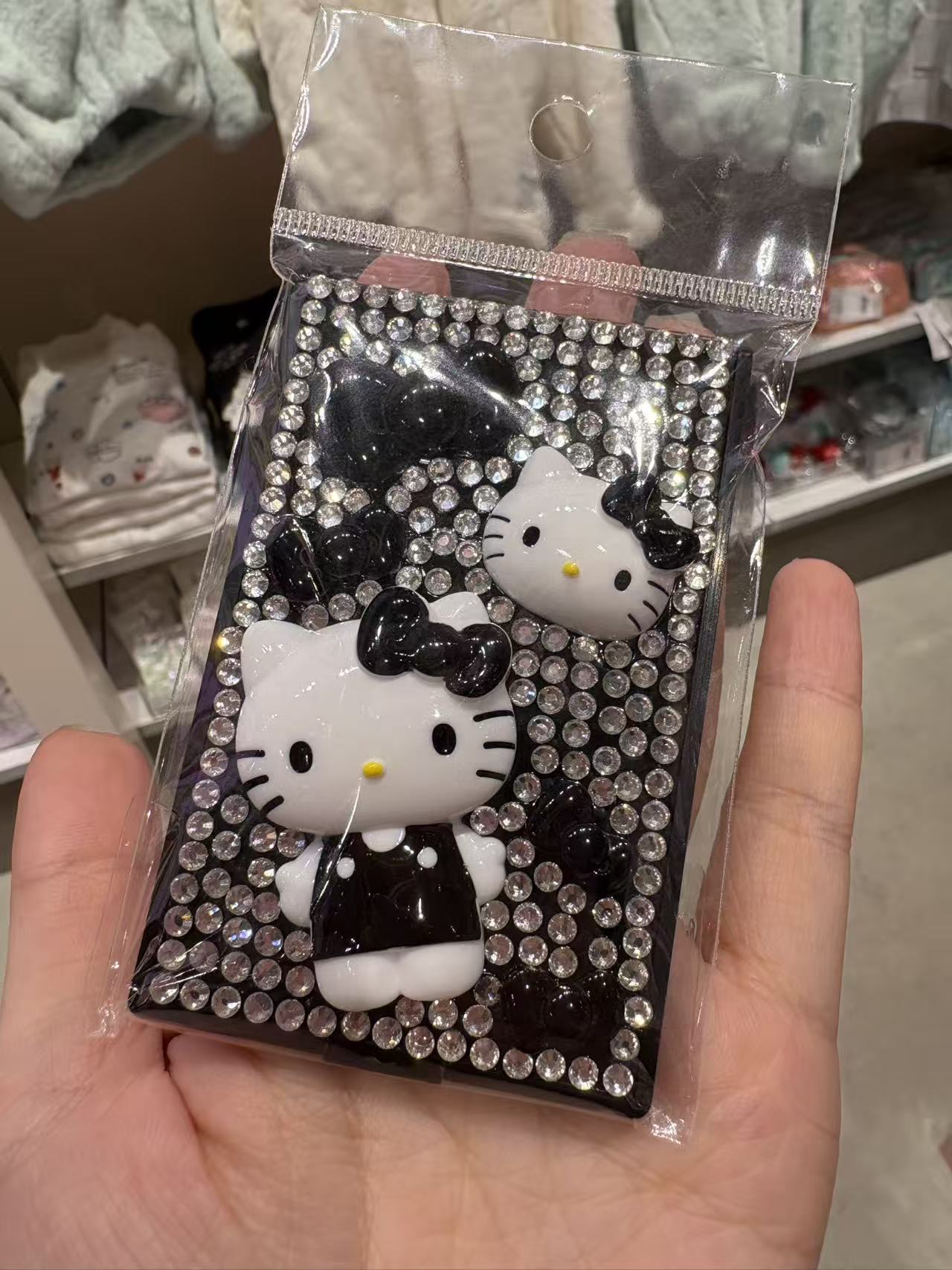 1001 三丽欧满钻kt 黑色 镜子