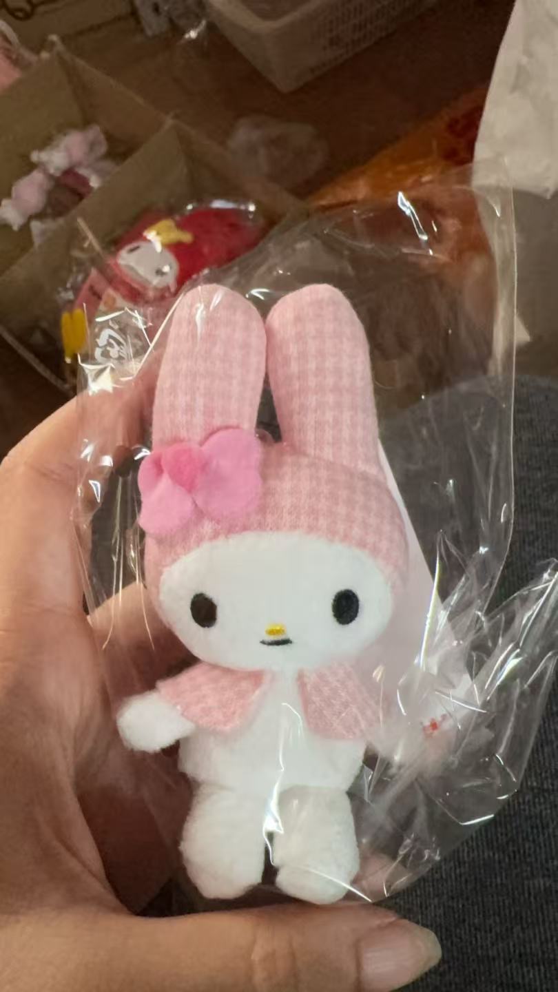 1001 三丽鸥 美乐蒂 粉色小披肩毛绒挂件