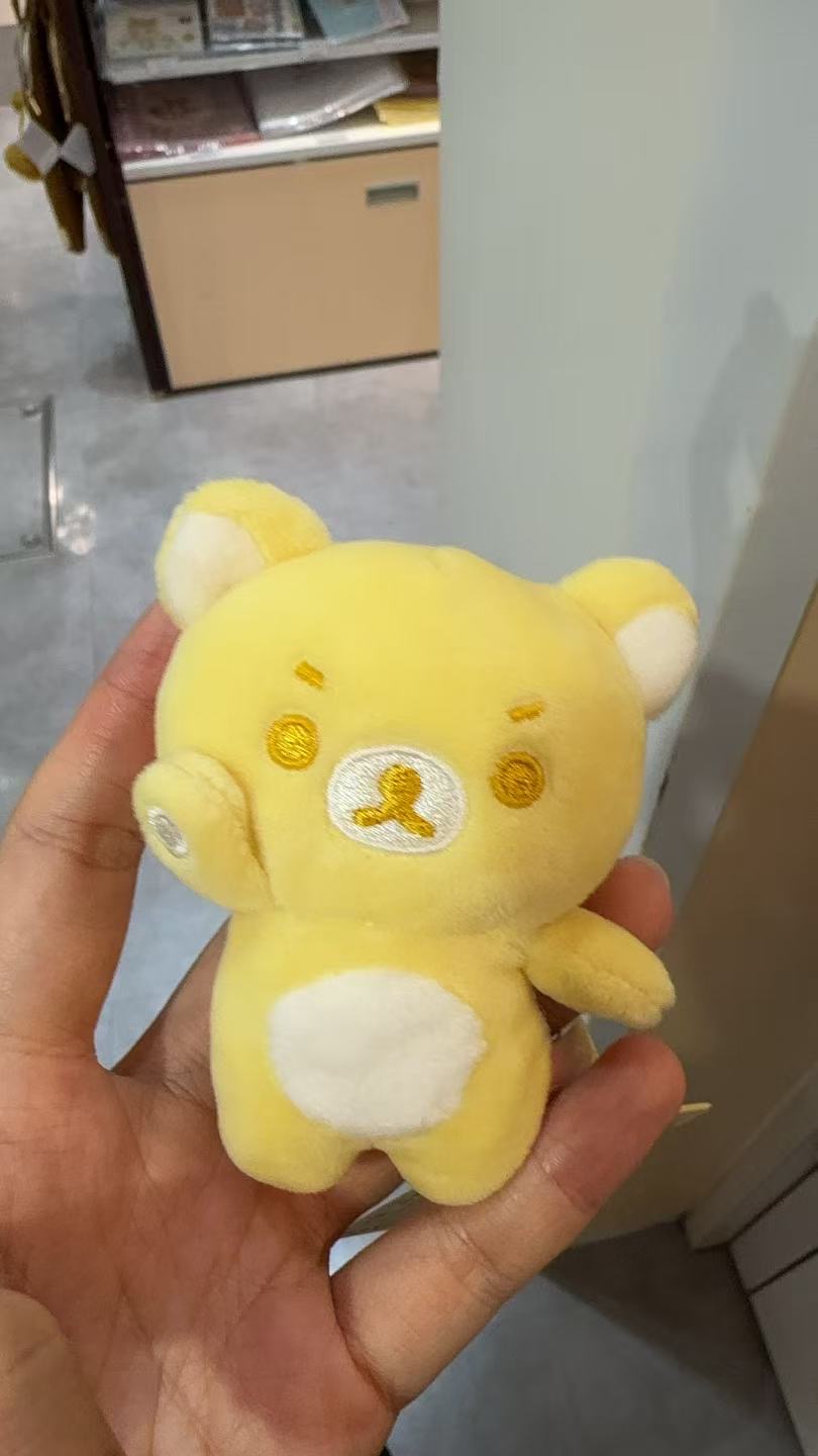 1009 轻松熊黄色 白肚皮 右手打招呼 手玉玩偶