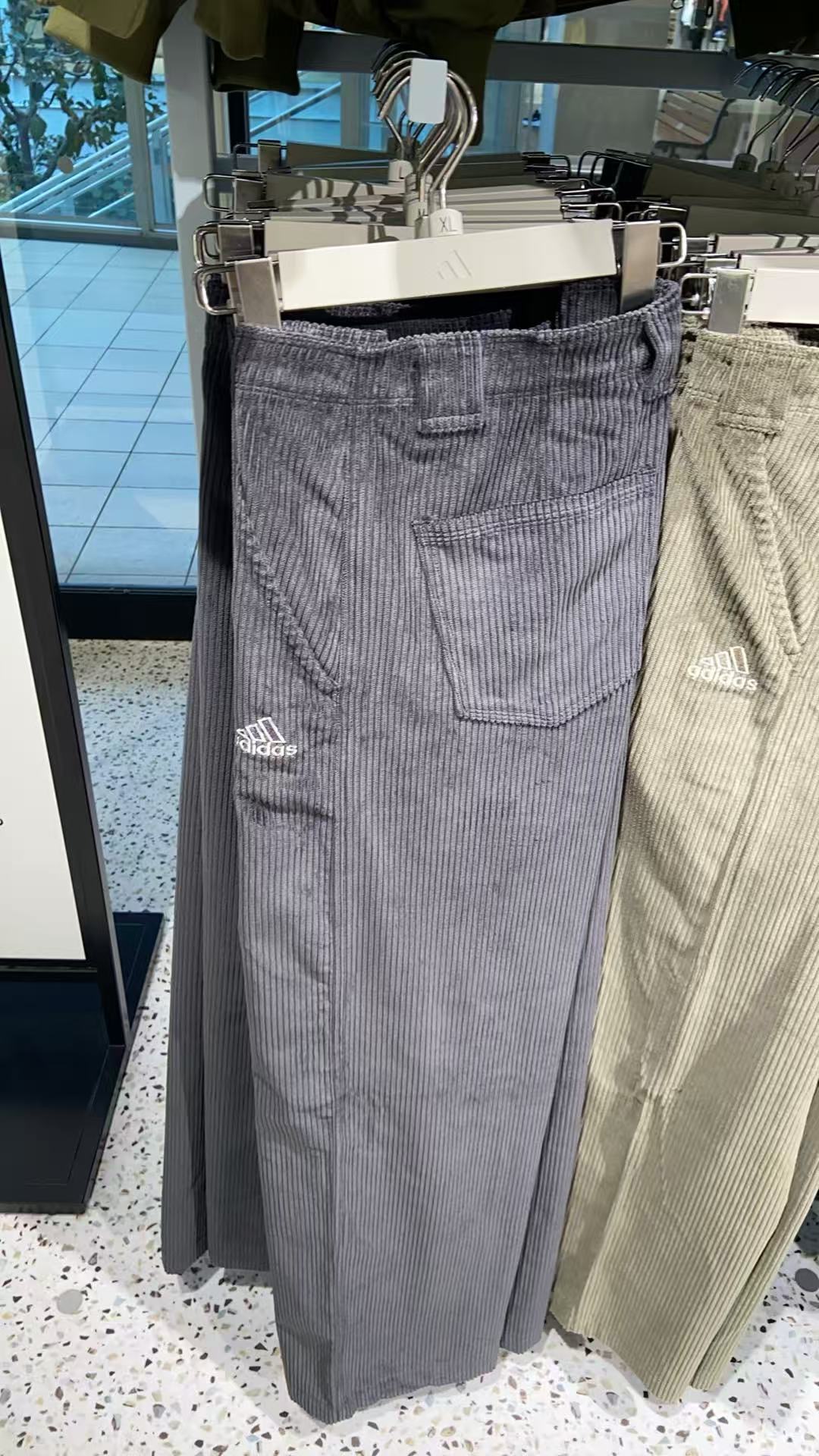 1016 阿迪 毛绒裤子 XL