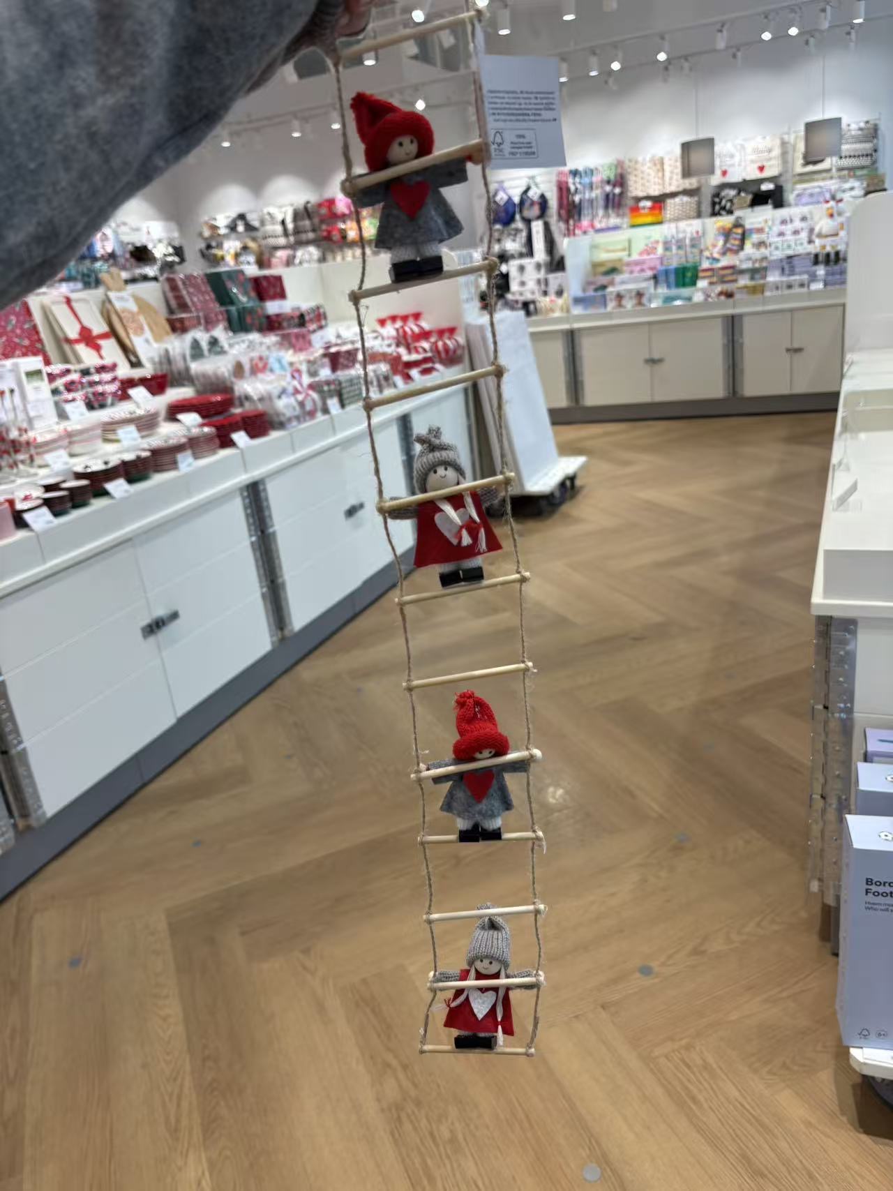 1016 圣诞节装饰 4个带帽子小女孩 梯子造型 挂件