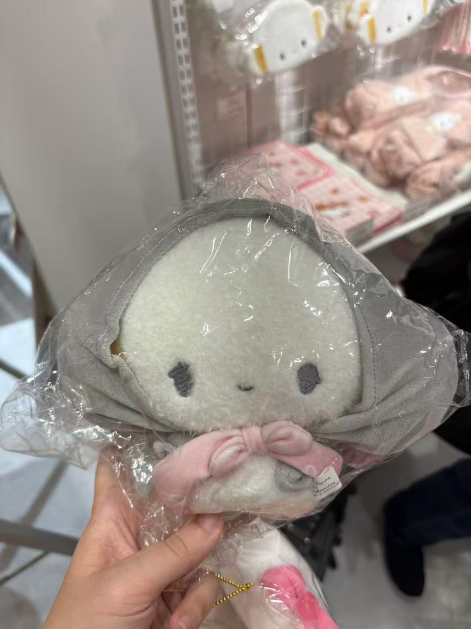 1017 三丽鸥 小麦云 头上裹灰色纱巾毛绒玩偶