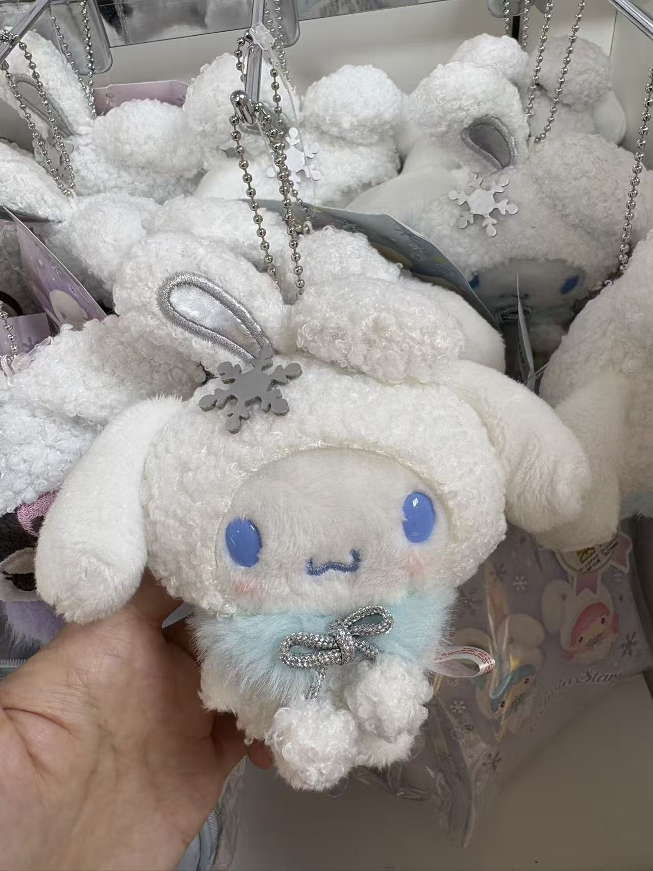 1017 雪兔装扮 玉桂狗毛绒挂件