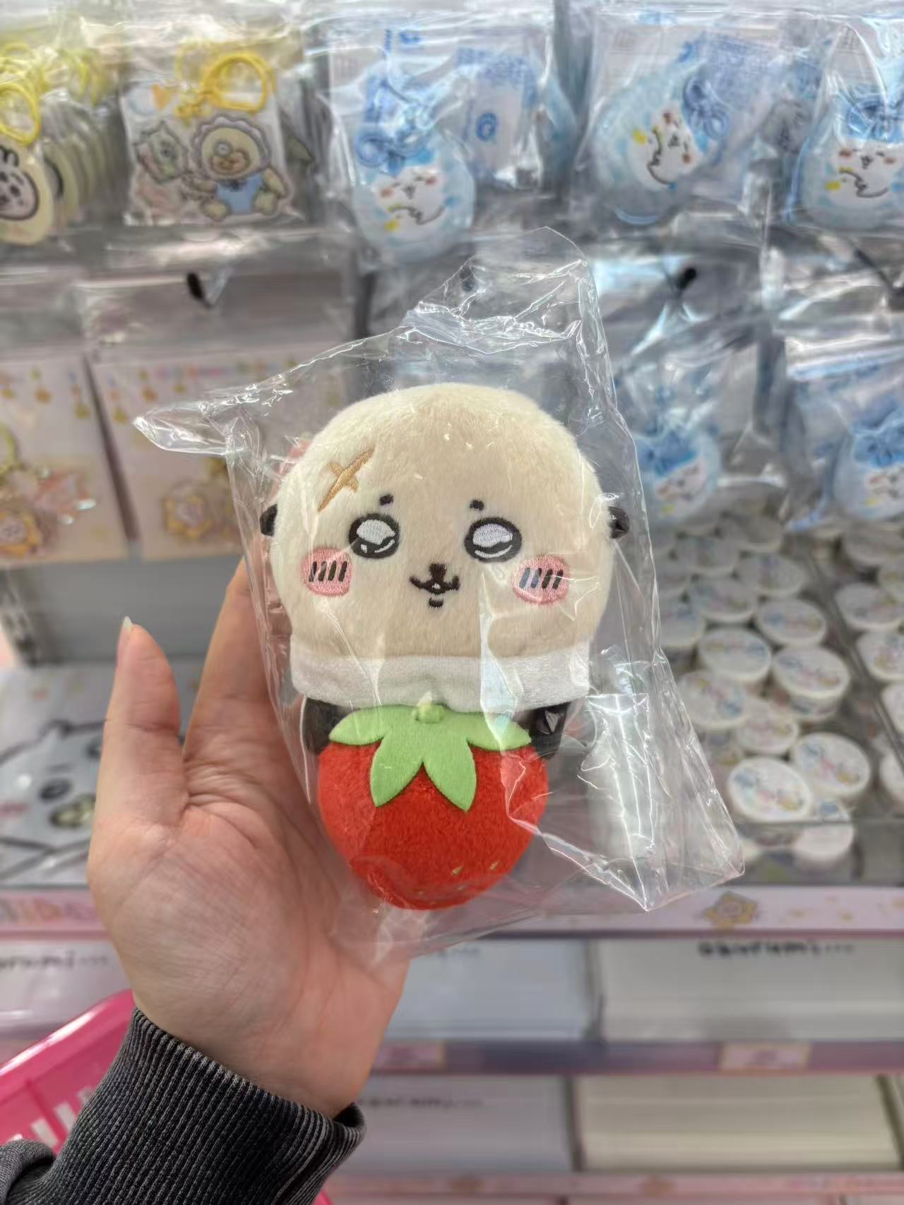 1021 CKW 海獭草莓 毛绒玩偶