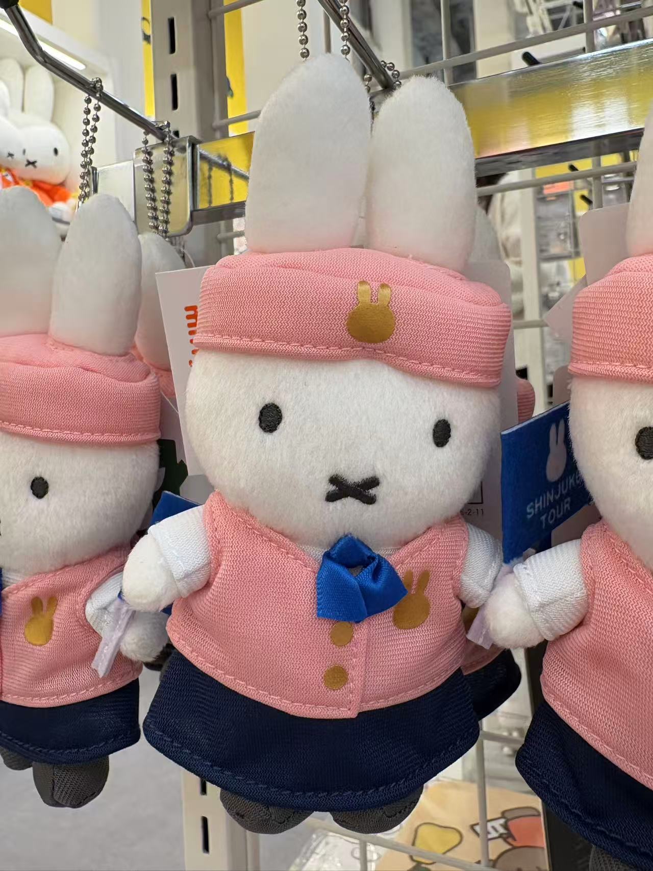 1023 米菲 米菲兔粉色制服 毛绒挂件