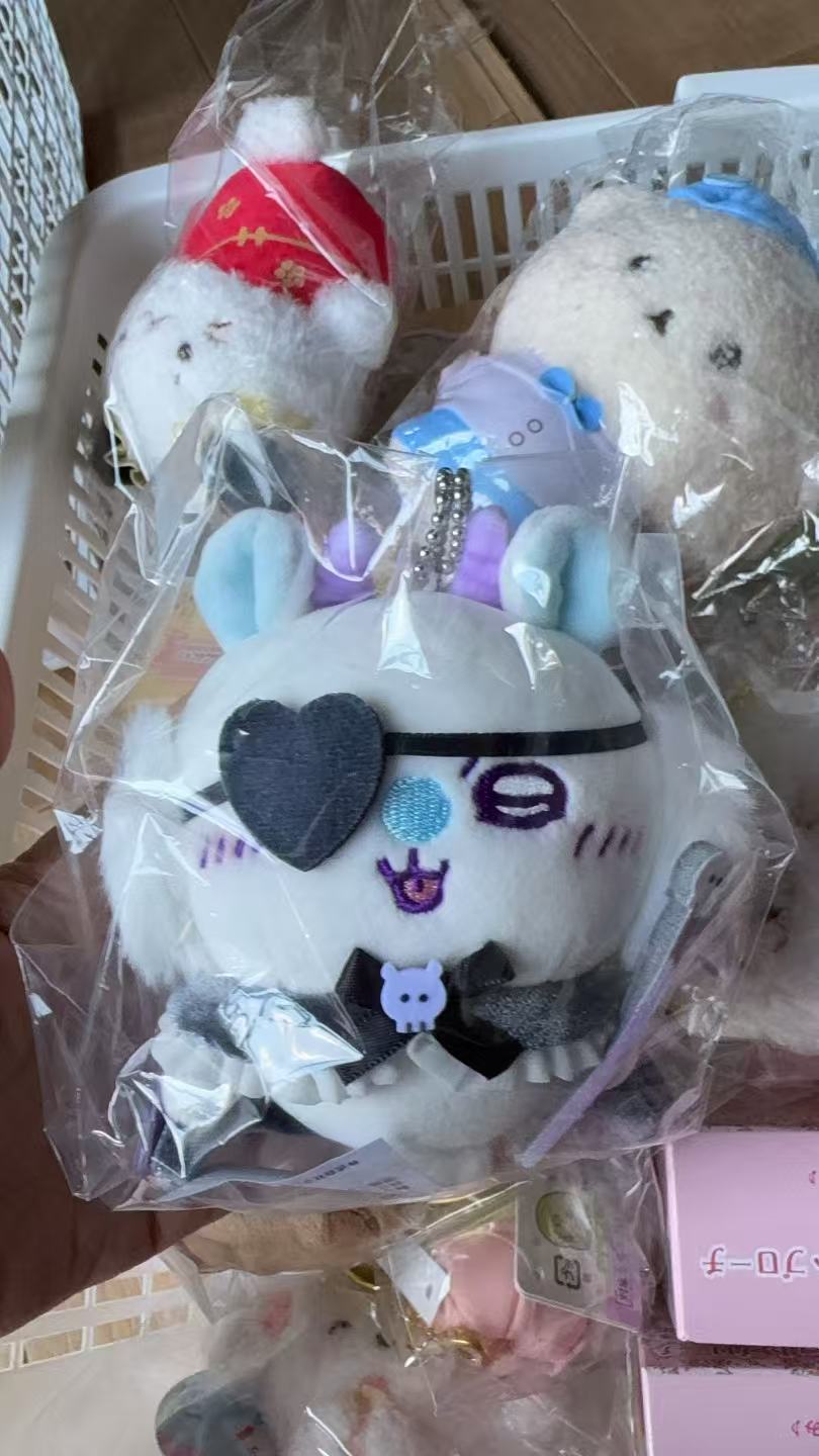 1028 CKW小八 戴黑色眼罩 毛绒挂件 