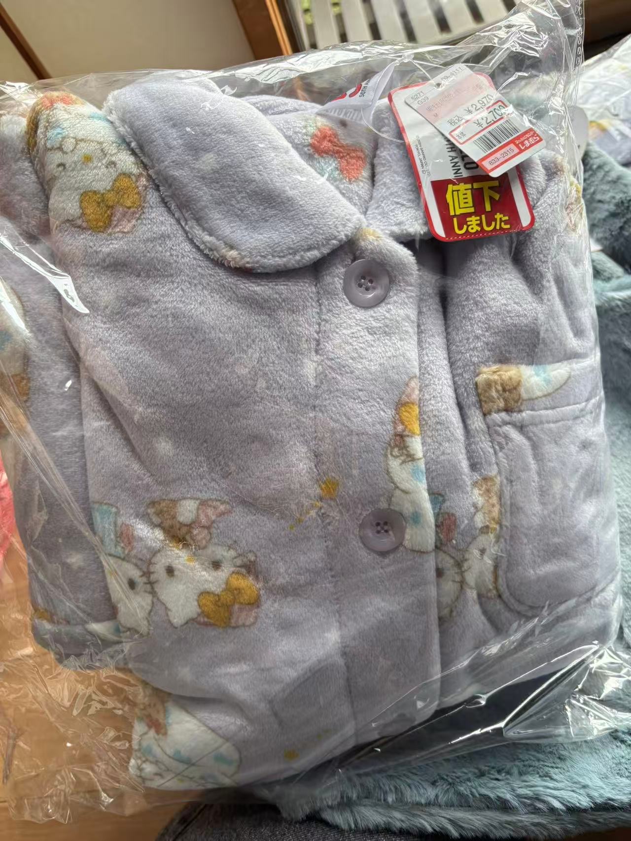 1028 三丽鸥 kt紫色棉睡衣 M码