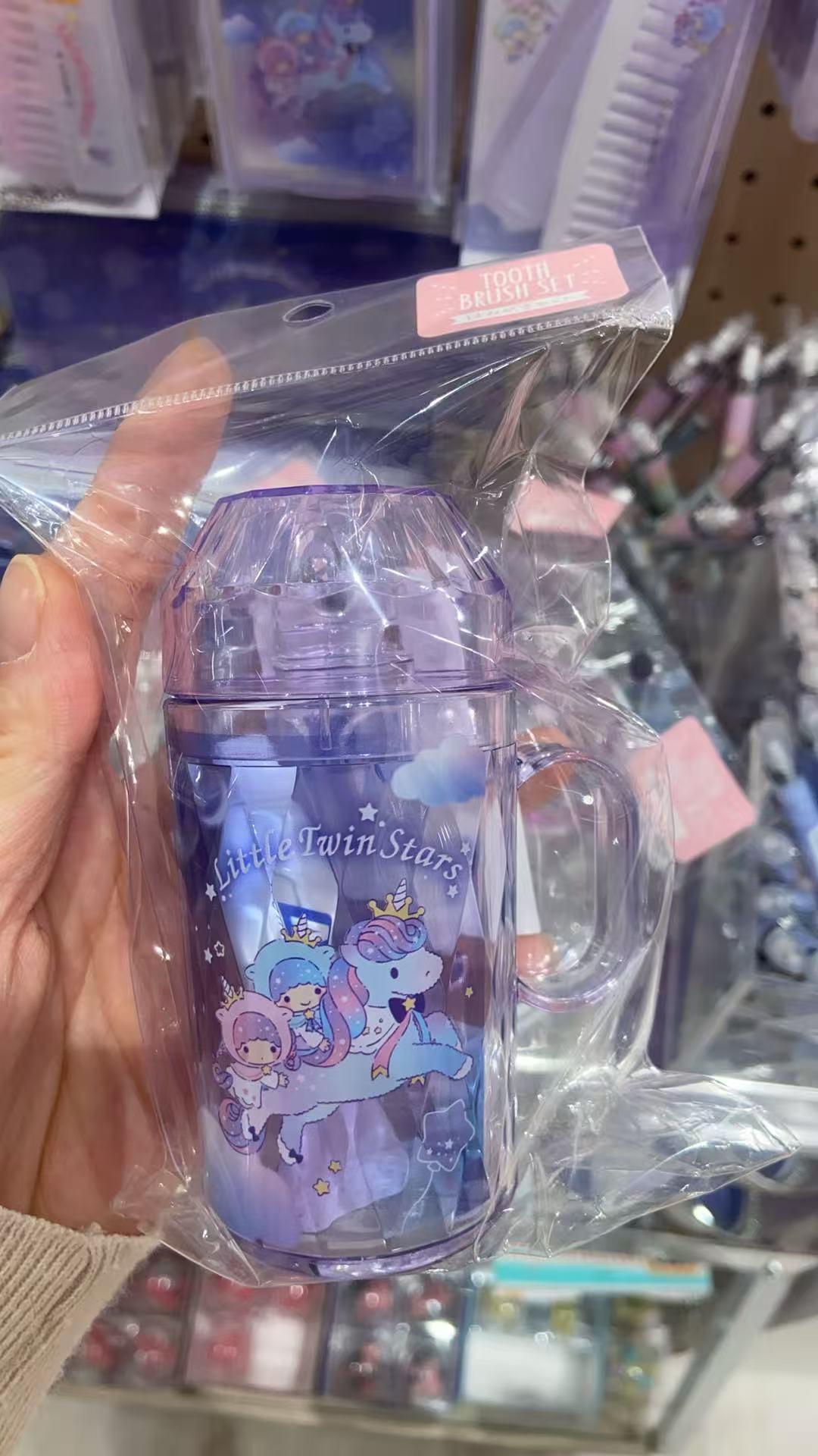 1110 三丽欧双子星 骑独角兽图案 漱口杯 