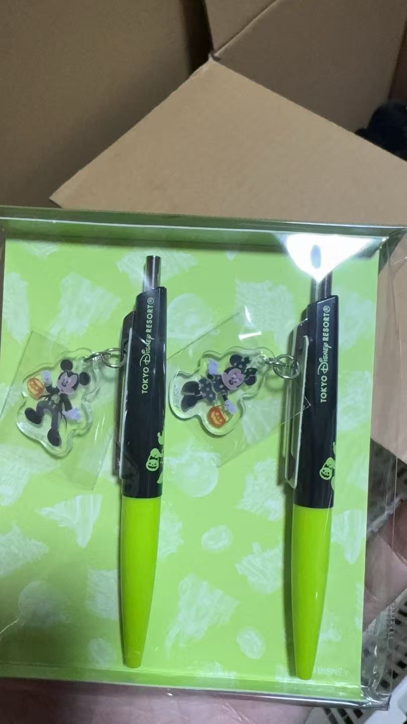 1114迪士尼 米奇米妮 笔身绿色笔 两支