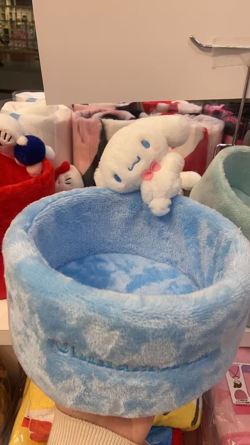 1118 蜡笔小新 小白 毛绒圆形收纳盒