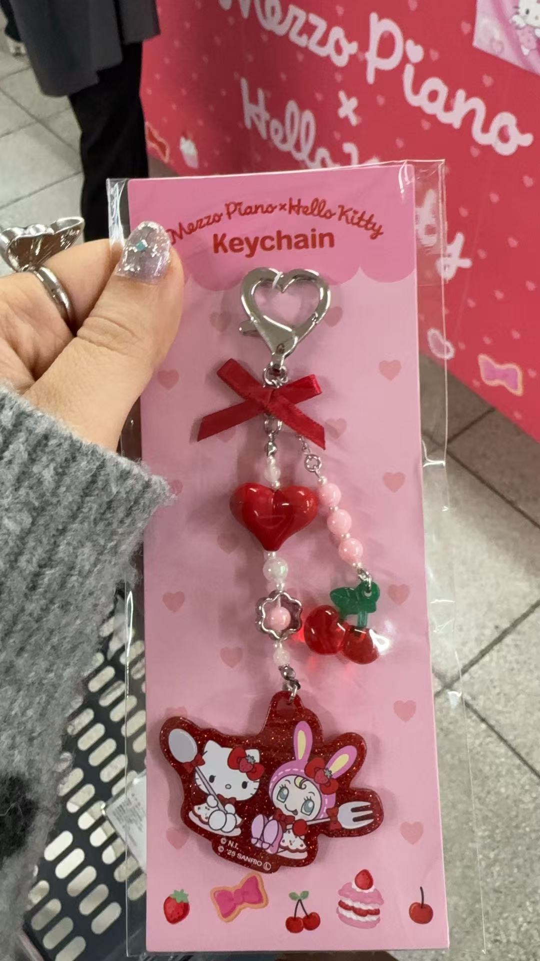 1118 三丽鸥 圣诞节kt与钢琴兔 红色亚克力 挂件