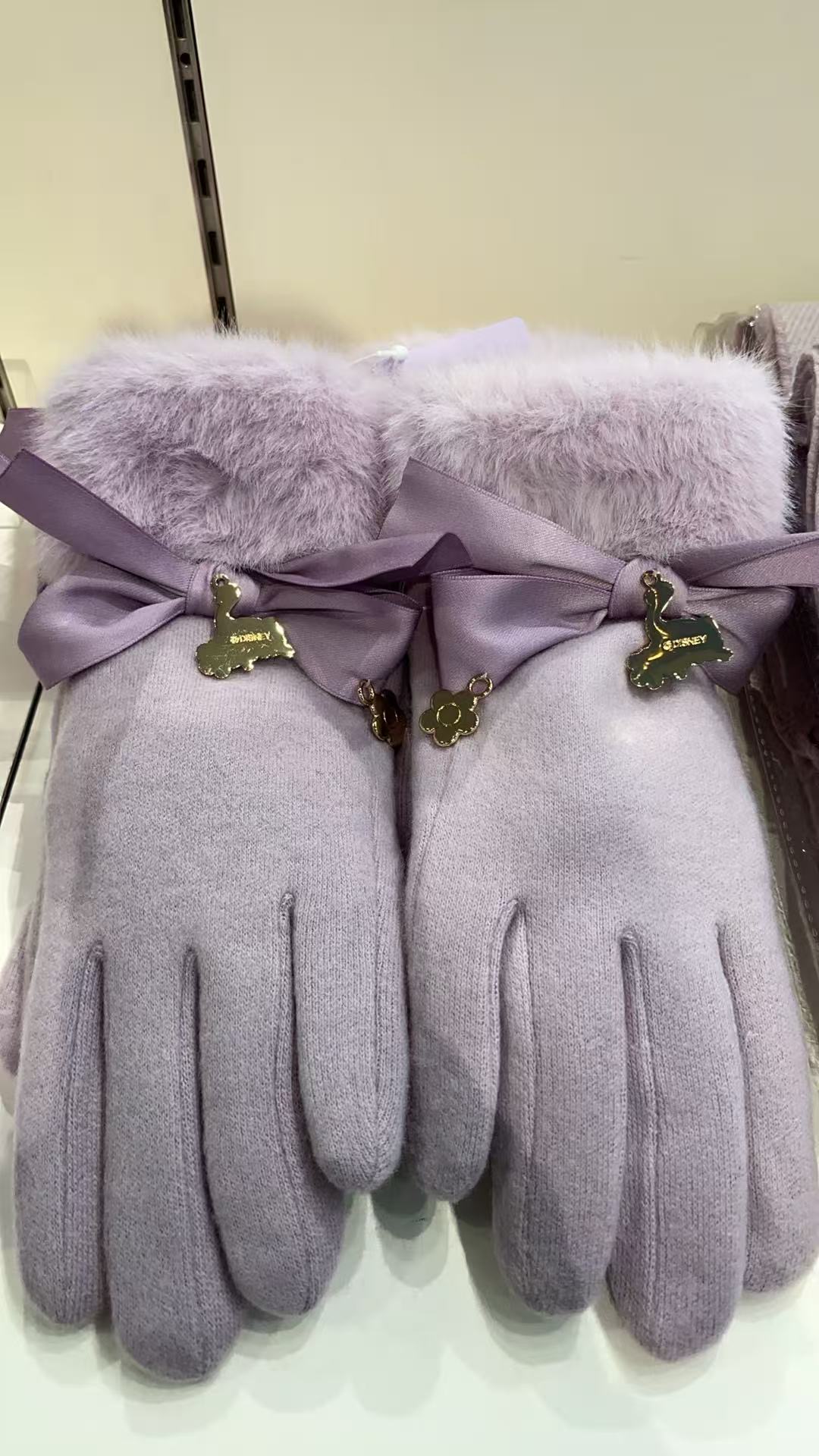 1118 迪士尼 紫色兔毛手套 蝴蝶结  长发公主系列