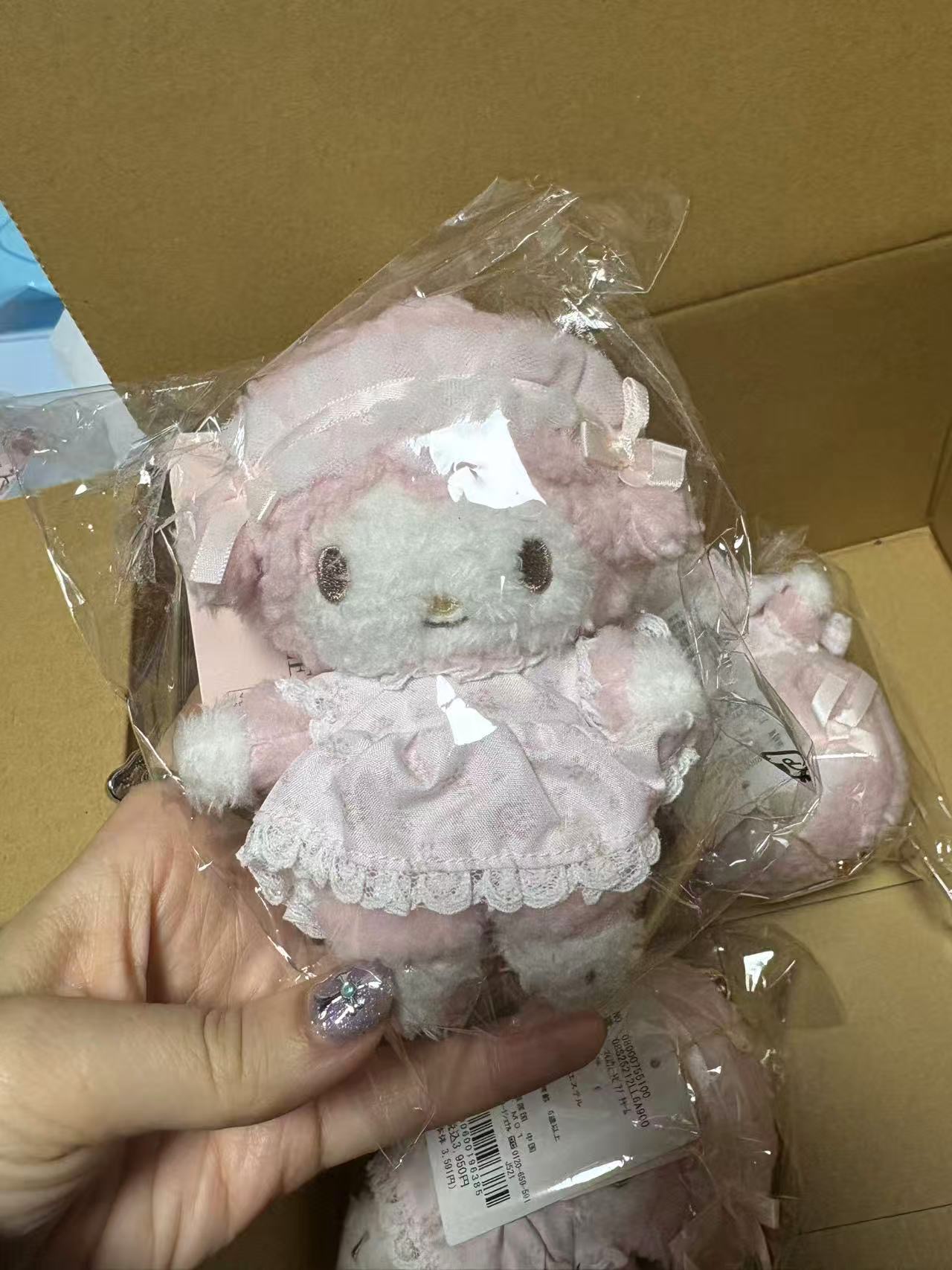 1120 三丽鸥 MDF 小羊粉色裙子 毛绒挂件 能拍就有