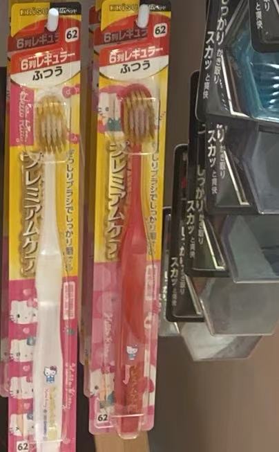 1120 kt白色➕红色牙刷