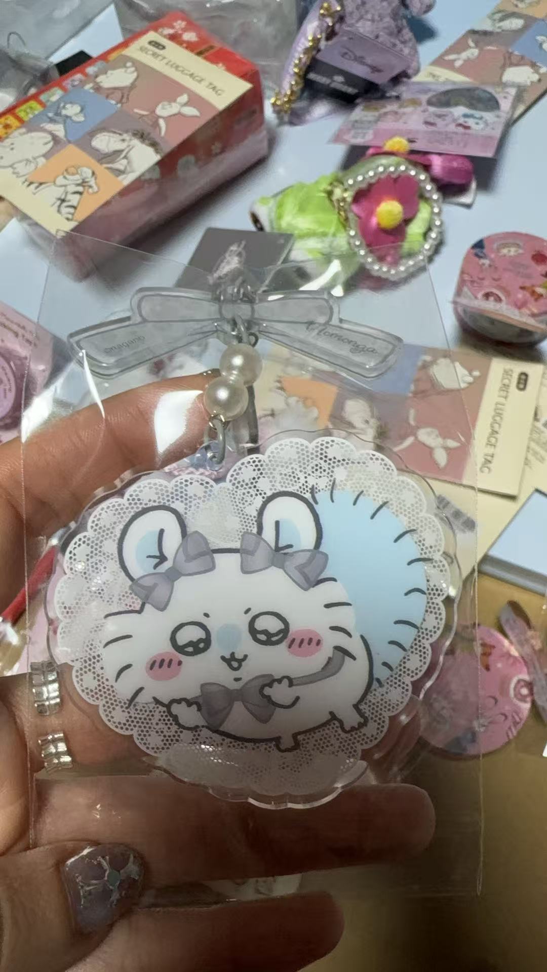 1120 吉伊卡哇 莫莫咖 白色蕾丝边爱心型挂饰