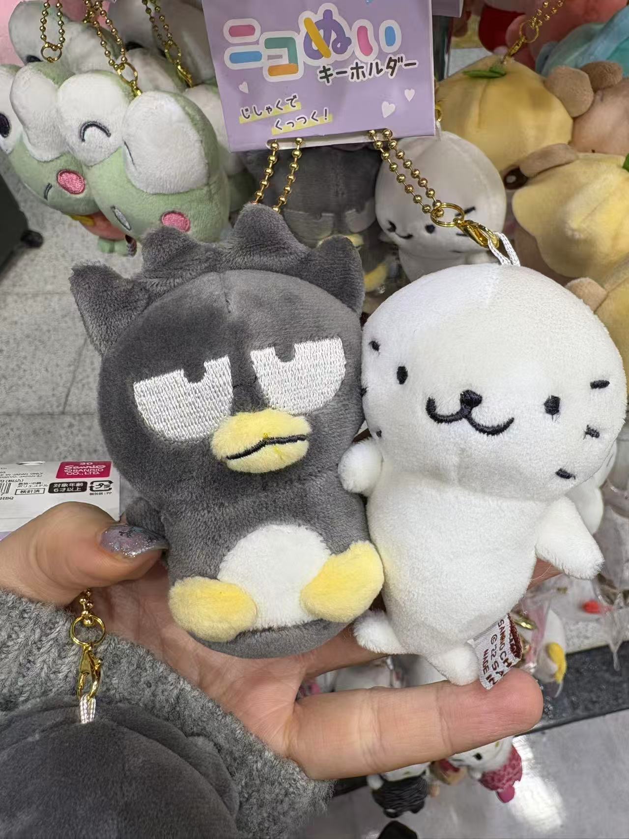 1123 三丽鸥 酷企鹅小海豹 磁吸毛绒挂件一对