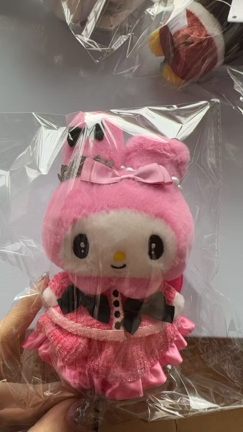 1207 三丽欧粉色美乐蒂小香风挂件 