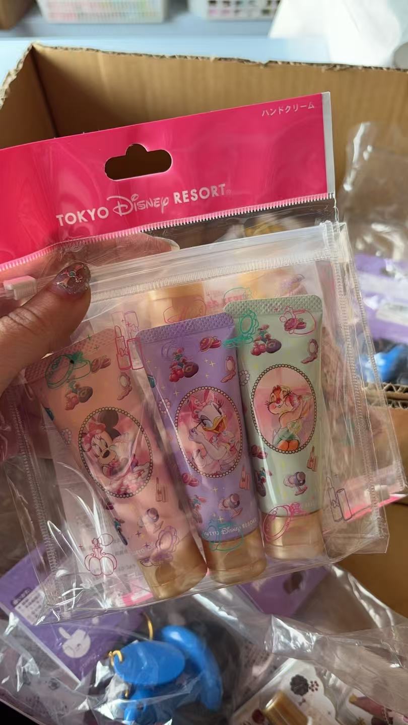 1207 米妮女生组水果图案护手霜 