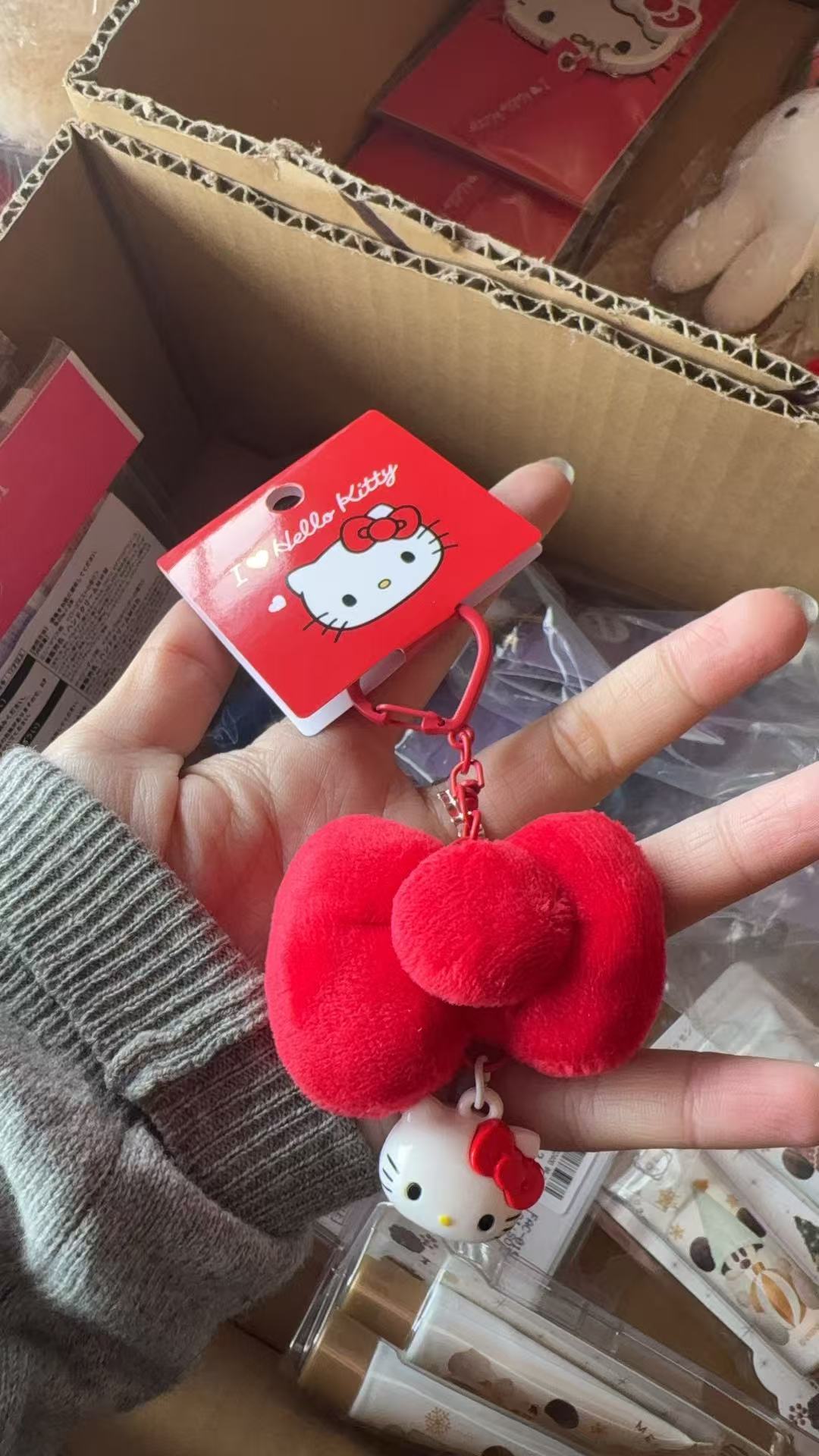 1207 三丽鸥  Kitty红色大蝴蝶结 毛绒挂件