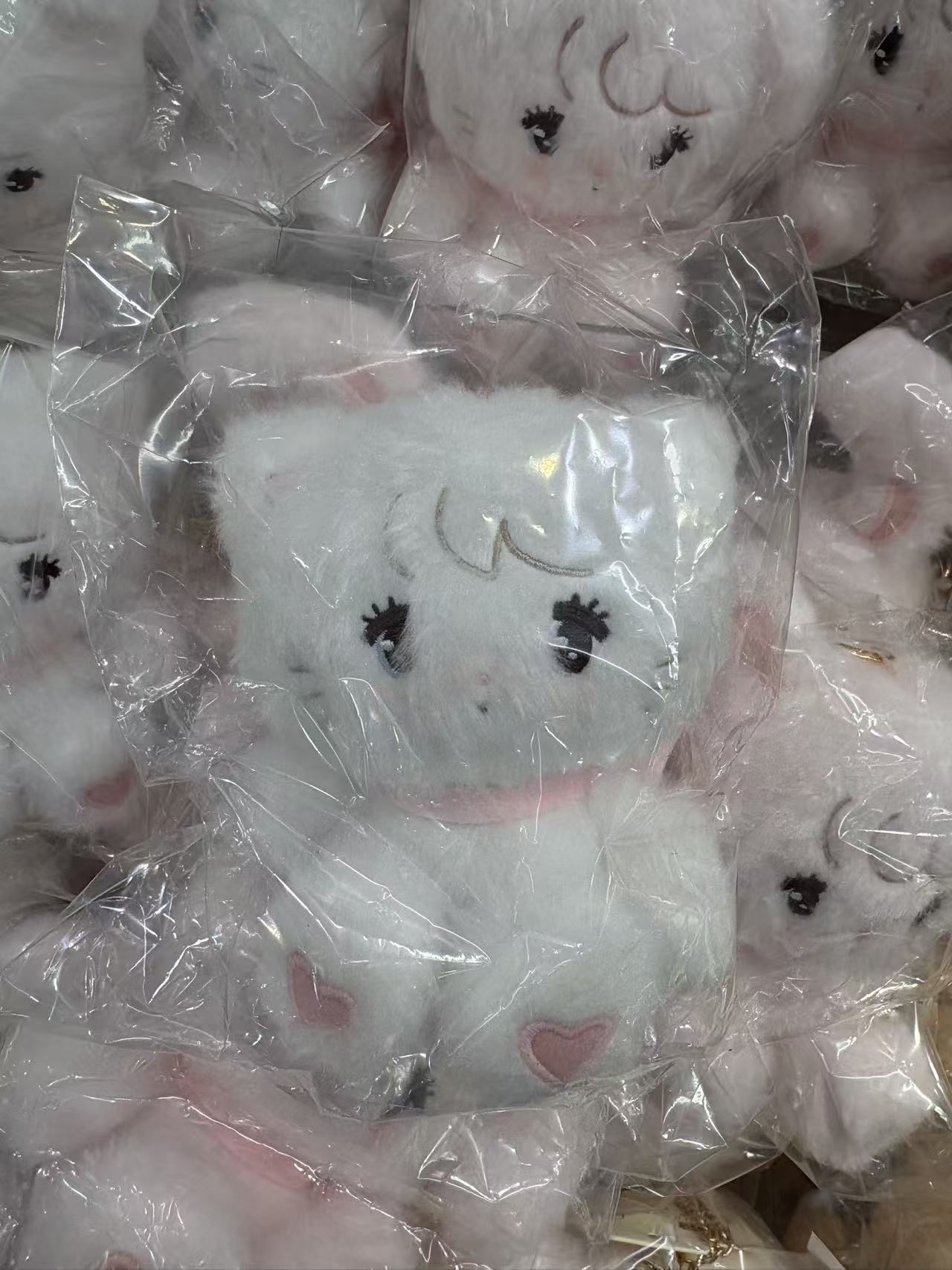 1212 白猫粉色丝巾 粉色爱心脚丫 毛绒挂件