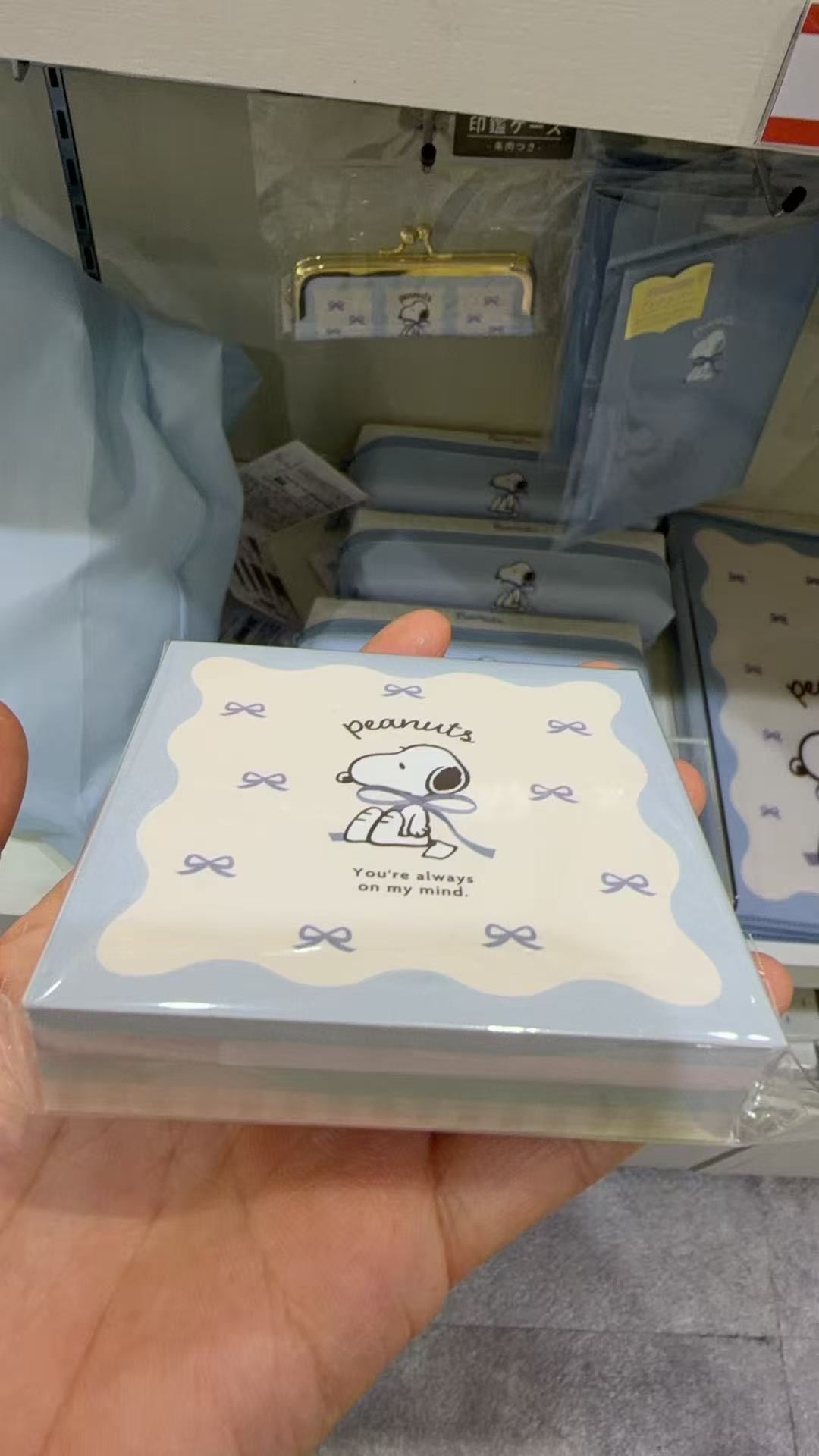 1217 史努比 封面史努比坐着蓝色蝴蝶结 便签纸