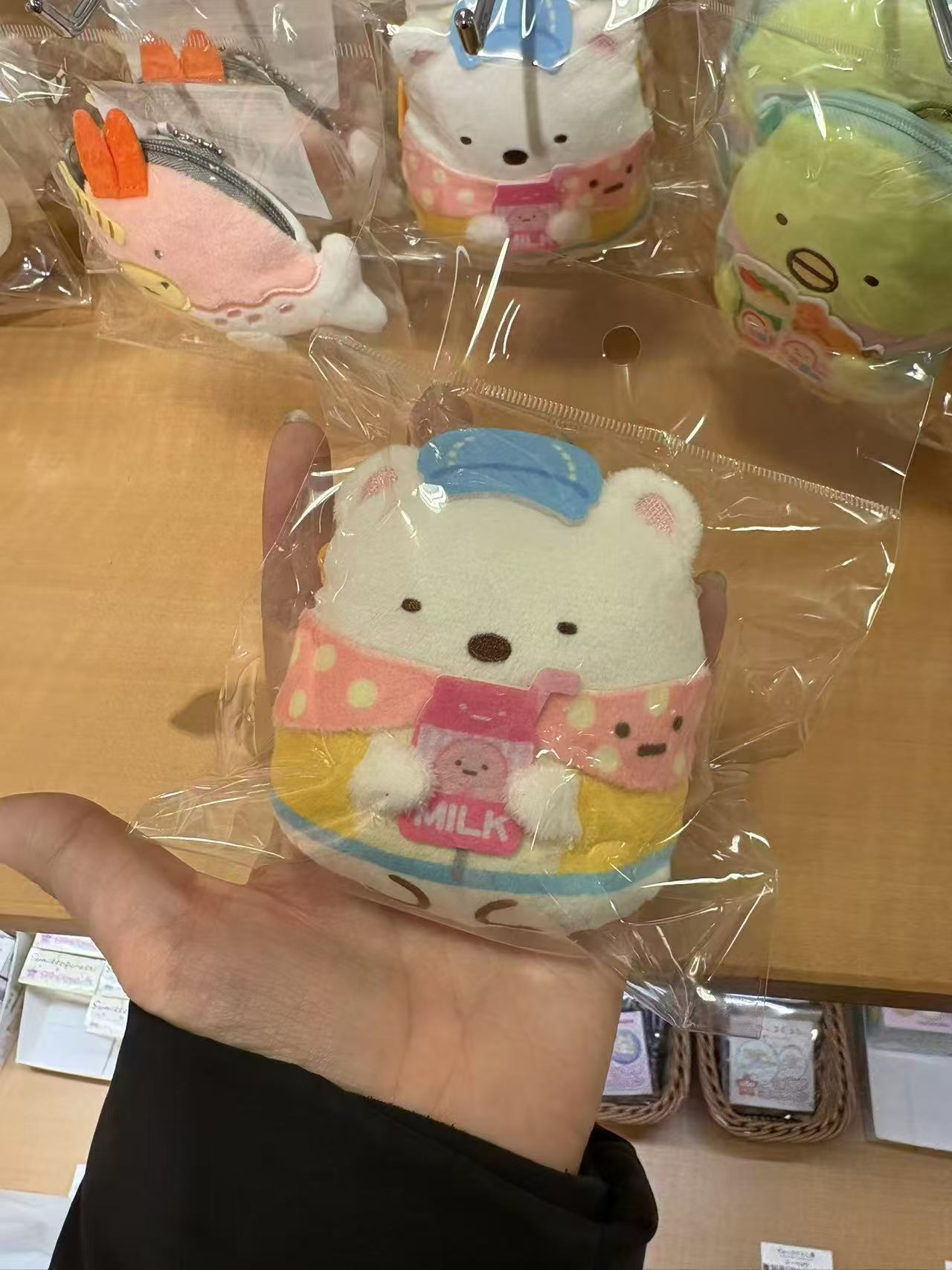 0104 角落小伙伴 白熊拿牛奶 毛绒挂件