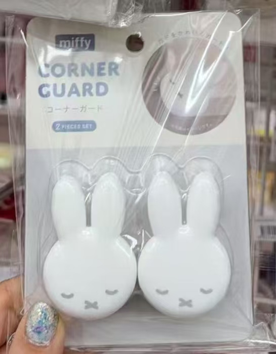 0106 折扣店米菲 米菲在闭眼抿嘴熟睡 角落保护器两件套