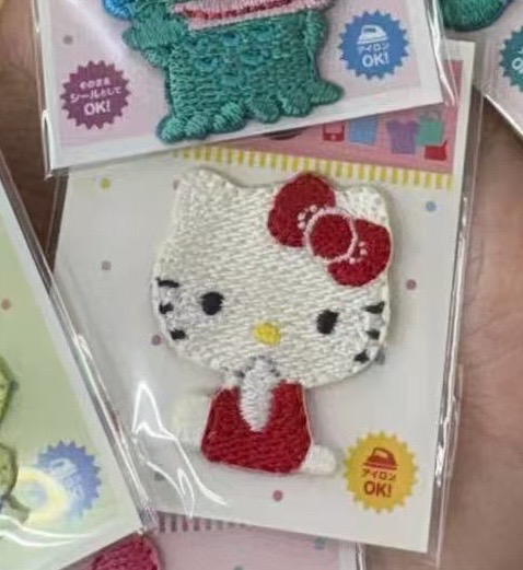 0113 折扣店 三丽鸥 kt刺绣贴