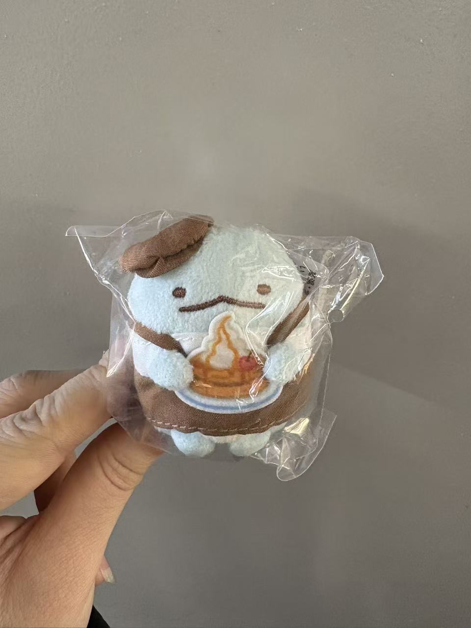 0124 角落 咖色装水龙 手玉