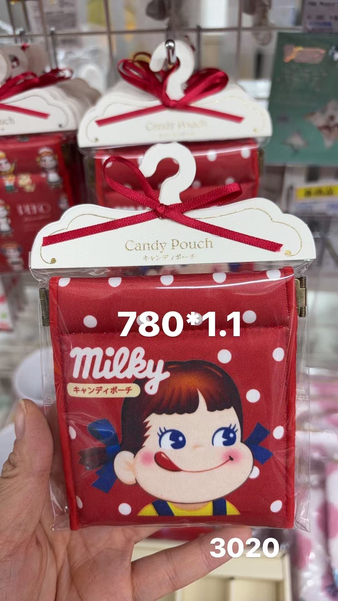 0128 折扣店 红色波点不二家收纳袋 